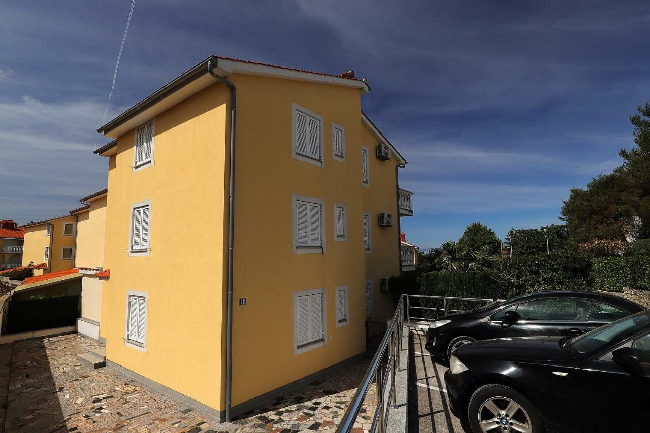 Apartment La God Malinska Bagian luar foto