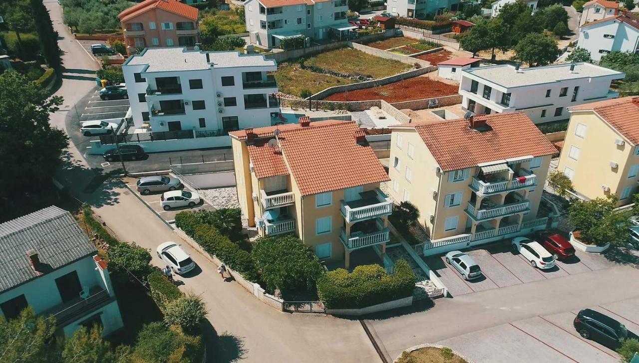 Apartment La God Malinska Bagian luar foto
