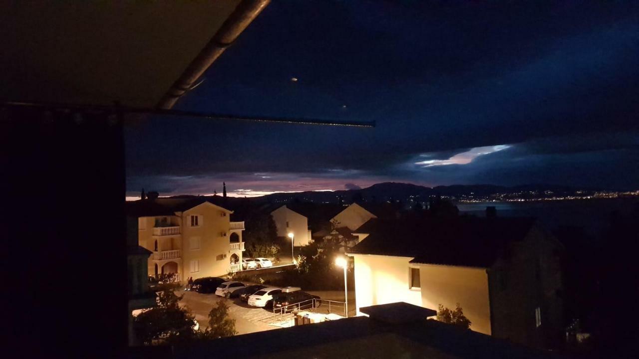 Apartment La God Malinska Bagian luar foto